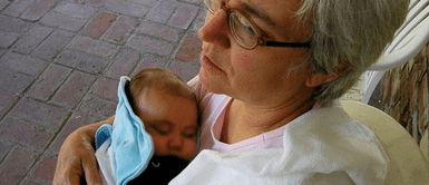 Abuela cobra 15 dólares por cuidar a su nieto: "No soy una guardería" "No soy una guardería": Abuela le cobra 15 dólares a su hija para cuidar a su nieto