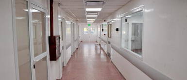 Mujer llevó a su hija al hospital por estar herida, pero autopsia reveló asesinato Mujer llevó a su hija al hospital por estar 'herida', pero autopsia reveló asesinato