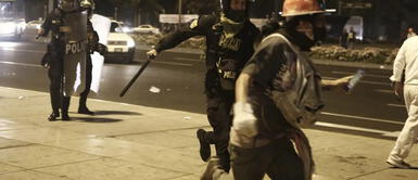 Se reporta primer fallecido en Lima Marcha en Lima: Se reporta un fallecido tras enfretamientos entre manifestantes y la PNP