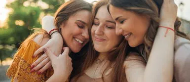 Las amigas podrán dedicarse las frases más hermosas e inspiradoras en San Valentín. Frases hermosas para dedicarle a tu mejor amiga por San Valentín