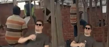 Los albañiles aprovecharon su rato libre para jugar. Albañiles juegan a los columpios en plena obra y usuarios reaccionan: "Recordé mi infancia"