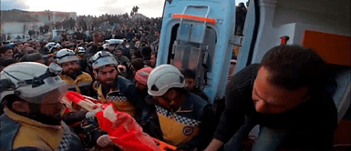 Una familia completa es rescatada luego del terremoto en Siria Un milagro: Una familia completa es rescatada luego del terremoto en Siria