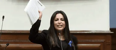 La congresista emitió su opinión acerca del reciente reportaje de Cuarto Poder. Patricia Chirinos se refirió al buffet de S/80 para congresistas: "Todos los peruanos tenemos derecho a comer rico”