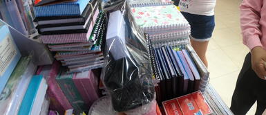 La extensa lista se volvió viral en las redes sociales. Usuarios reaccionan al ver extensa lista de útiles escolares: "¿Es solo para el colegio o también para la universidad?"