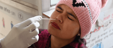 Conoce los síntomas del coronavirus. Los contagios y muertes por COVID-19 siguen reduciéndose en todo el mundo, según la OMS