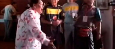 Tongo tuvo momento especial con jugadores brasileros. Tongo le cantó 'La Pituca' a Neymar y le vaticinó su exitoso futuro: "Serás campeón mundial"