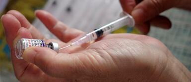 Las vacunas contra la COVID-19 salvan vidas. OMS jubila las variantes del coronavirus desde alfa a ómicron