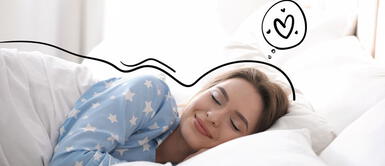 Mujer soñando con la persona que le gusta ¿Qué significa soñar con la persona que te gusta? ¿Quiere decir algo?