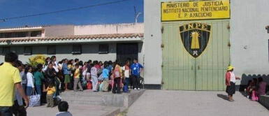 Madre de 80 años viaja a Ayacucho a visitar a su hijo en el penal y pierde la vida dentro de la cárcel Madre de 80 años viaja a Ayacucho a visitar a su hijo en el penal y pierde la vida dentro de la cárcel