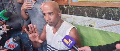 Cuto Guadalupe llora Cuto Guadalupe se quiebra al hablar de la infidelidad: "He visto el reportaje agarrado de la mano de mi madre"