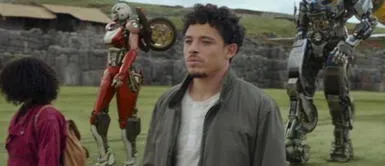 La película llegó con un gran impacto y con un estilo barrunto Transformers y las jergas peruanas que adopaton los Autobots: ‘Causa’, ‘asu mare’ y otras más
