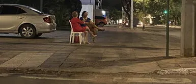 La historia conmueve a los usuarios en las redes sociales. Madre conmueve a miles en redes sociales al pasar cada Navidad y Año Nuevo en el lugar donde falleció su hijo