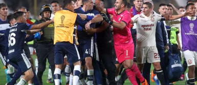 Se descubre la causa de la pelea: jugador de Gimnasia habría lanzado insulto racista a futbolista de la U Se descubre la causa de la pelea: jugador de Gimnasia habría lanzado insulto racista a futbolista de la 'U'
