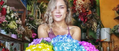 Ale Venturo impacta con traje de sastre a rayas, pero usuarios critican su forma de vestir Ale Venturo impacta con traje de sastre a rayas, pero usuarios critican su forma de vestir