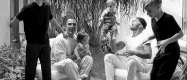 Ricky Martin y Jwan Yosef junto a sus hijos Hijos de Ricky Martin le preguntaron por qué tenían dos papás y su respuesta conmovió al mundo