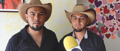 La verdad detrás de la historia de los dos compadres que se enamoraron, dejaron a sus esposas y se casaron La verdad detrás de la historia de los dos compadres que se enamoraron, dejaron a sus esposas y se casaron