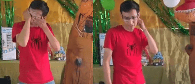 La decisión de la madre generó polémica de los usuarios. Padre organizó fiesta de cumpleaños para su hijo, pero lloró amargamente porque la mamá del niño no lo dejó asistir