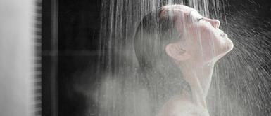 Bañarse con agua caliente ¿Qué pasa con tu cuerpo cuando te bañas con agua caliente y sales al frío?