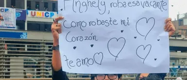 El joven conmovió a todos con esta dedicatoria. Joven apoya a su enamorada en el examen de la UNI con romántico cartel: "Roba esa vacante así como me robaste el corazón"