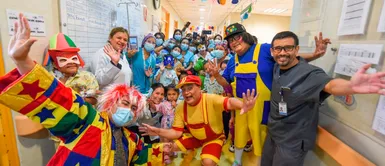 Niños hospitalizados reciben grata sorpresa del personal que se vistió de payasos para alegrarlos Niños hospitalizados reciben grata sorpresa del personal que se vistió de payasos para alegrarlos