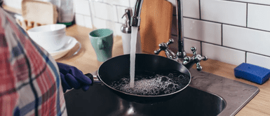 Enfriar sartén con agua fría ¿Qué pasa con mi sartén si aplico agua fría luego de hacer mis frituras?