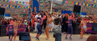 Yahaira Plasencia estalla en risa por show de spider-man Yahaira Plasencia fue opacada por Spider-Man en show de Mi Perú: sacó los reales pasos