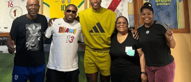 El conmovedor abrazo entre Jefferson Farfán y 'Cuto' Guadalupe. Encuentro emotivo: Jefferson Farfán y 'Cuto' Guadalupe hacen las paces después de 8 años