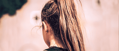 Padre da castigo ejemplar a su hija por burlarse de niño con cáncer y genera polémica en redes Padre da castigo ejemplar a su hija por burlarse de niño con cáncer y genera polémica en redes