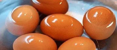 Tip de cocina para agregar vinagre durante la preparación de huevos duros. Conoce por qué debes colocar vinagre al preparar huevos duros