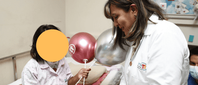 La historia de una menor conmueve a miles. ¡Milagro de la vida! Niña valiente sometida a 36 operaciones encuentra la luz al final del túnel