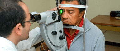 El especialista indica que la presión ocular elevada es el principal factor de riesgo para sufrir esta enfermedad. Más del 50% de peruanos padece de la enfermedad y no lo sabe