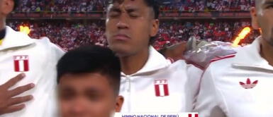 Perú vs. Venezuela: niño que acompañaba a Renato Tapia llora mientras entonaba el himno nacional Perú vs. Venezuela: niño que acompañaba a Renato Tapia llora mientras entonaba el himno nacional