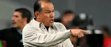 Juan Reynoso no se quiere ir de la selección peruana Juan Reynoso: ¿Por qué no se quiere ir de la selección peruana y cuánto se le debe pagar?