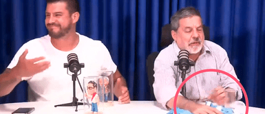 ¿Por qué lo hizo? Gonzalo Núñez limpió mesa con camiseta de Sporting Cristal y se resiste a dejar de hacerlo ¿Por qué lo hizo? Gonzalo Núñez limpió mesa con camiseta de Sporting Cristal y se resiste a dejar de hacerlo