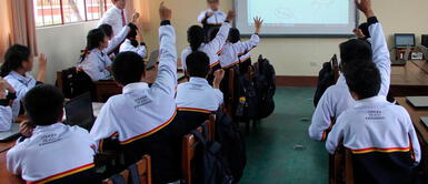 ¿Con cuántos CURSOS DESAPROBADOS un estudiante puede REPETIR SECUNDARIA? ¿Con cuántos CURSOS DESAPROBADOS un estudiante puede REPETIR SECUNDARIA?