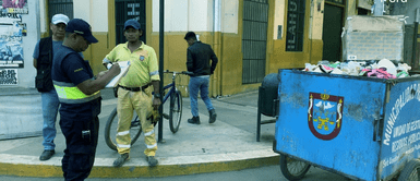 Personal de limpieza pública halla feto abandonado en tacho de basura del óvalo Grau Personal de limpieza pública halla feto abandonado en la basura del óvalo Grau en Piura