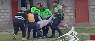 Puno: policías causan indignación tras arrastrar a mujer embarazada durante intervención Puno: policías causan indignación tras arrastrar a mujer embarazada durante intervención