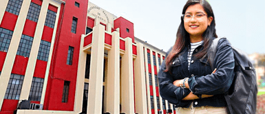 ¿Cuántas mujeres estudiantes en la UNI y se dedican a las ciencias? ¿Cuántas mujeres estudiantes en la UNI y se dedican a las ciencias?