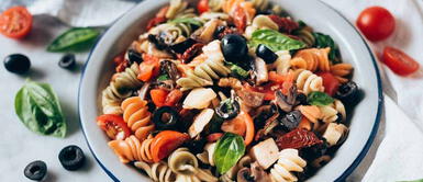 Ensaladas sencillas de preparar. 5 recetas de ensaladas de pastas frescas para refrescar tus menús de verano