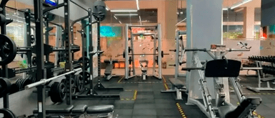 Horror en gimnasio: anciana muerde y arranca dedo a joven tras pelear por máquina Horror en gimnasio: anciana muerde y arranca dedo a joven tras pelear por máquina