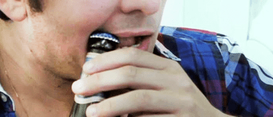 Huancavelica: hombre que bebía cerveza terminó en urgencias tras atragantarse con chapa de la botella Huancavelica: hombre que bebía cerveza terminó en urgencias tras atragantarse con chapa de la botella