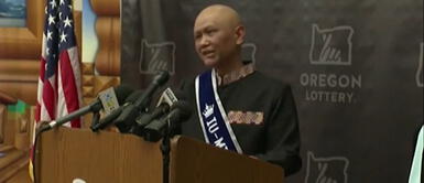 Charlie Saephan mantiene su tratamiento contra el cáncer. Inmigrante con cáncer ganó 1.300 millones de dólares en la lotería Powerball de Estados Unidos