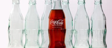 ¿Por qué la gaseosa SABE MÁS RICO en botella de VIDRIO que en BOTELLA de plástico? Aquí la VERDAD ¿Por qué la gaseosa SABE MÁS RICA en botella de VIDRIO que en la de plástico? Aquí la VERDAD