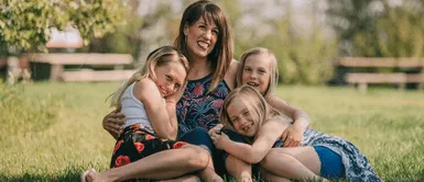 Lista de poemas bonitos para mamá en su día. Día de la Madre en España: POEMAS BONITOS para dedicarla a mamá el 5 de mayo que la emocionarán