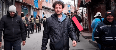 Luisito Comunica llega al Perú y necesita recorrer las calles con más de 10 efectivos policiales fuertemente armados Luisito Comunica llega al Perú y necesita recorrer las calles con más de 10 efectivos policiales fuertemente armados