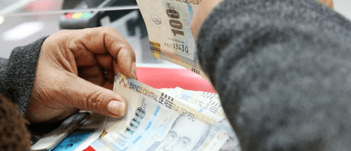 Cajera perdió 10 mil soles en conocido banco. Cajera en Perú pierde S/10.000: Esta es su decisión RADICAL para recuperarlos