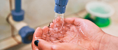 Nuevo decreto podría incrementar al 100% el precio del agua ¿Se duplicará el precio del agua? Nuevo decreto alarma a la población: "Perjudicará a los más pobres"