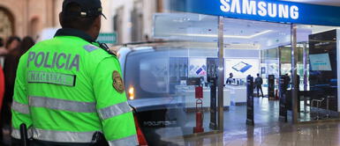 Peruana compra celular en tienda oficial de Samsung, es detenida por la PNP y denunciada ante el Ministerio Público Peruana compra celular en tienda oficial de Samsung, es detenida por la PNP y denunciada ante el Ministerio Público