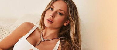 Ester Expósito brilla en Instagram con bikini amarillo. Ester Expósito causa furor en Instagram luciendo un bikini de un deslumbrante amarillo