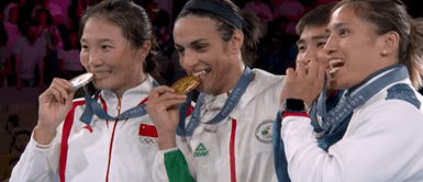 Imane Khelif ganadora de la medalla de oro en boxeo femenino París 2024. Imane Khelif se lleva la medalla de oro por final de boxeo femenino París 2024